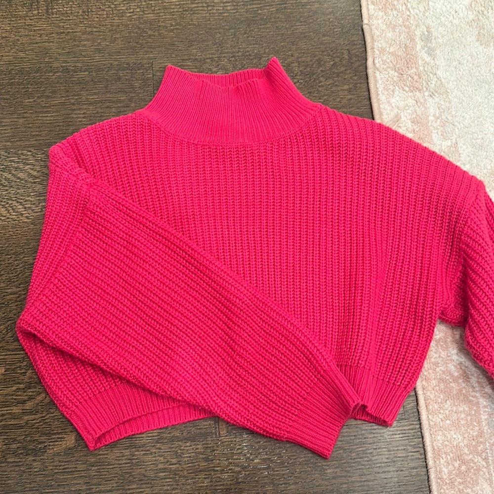 Cloud Ten cropped pink sweater